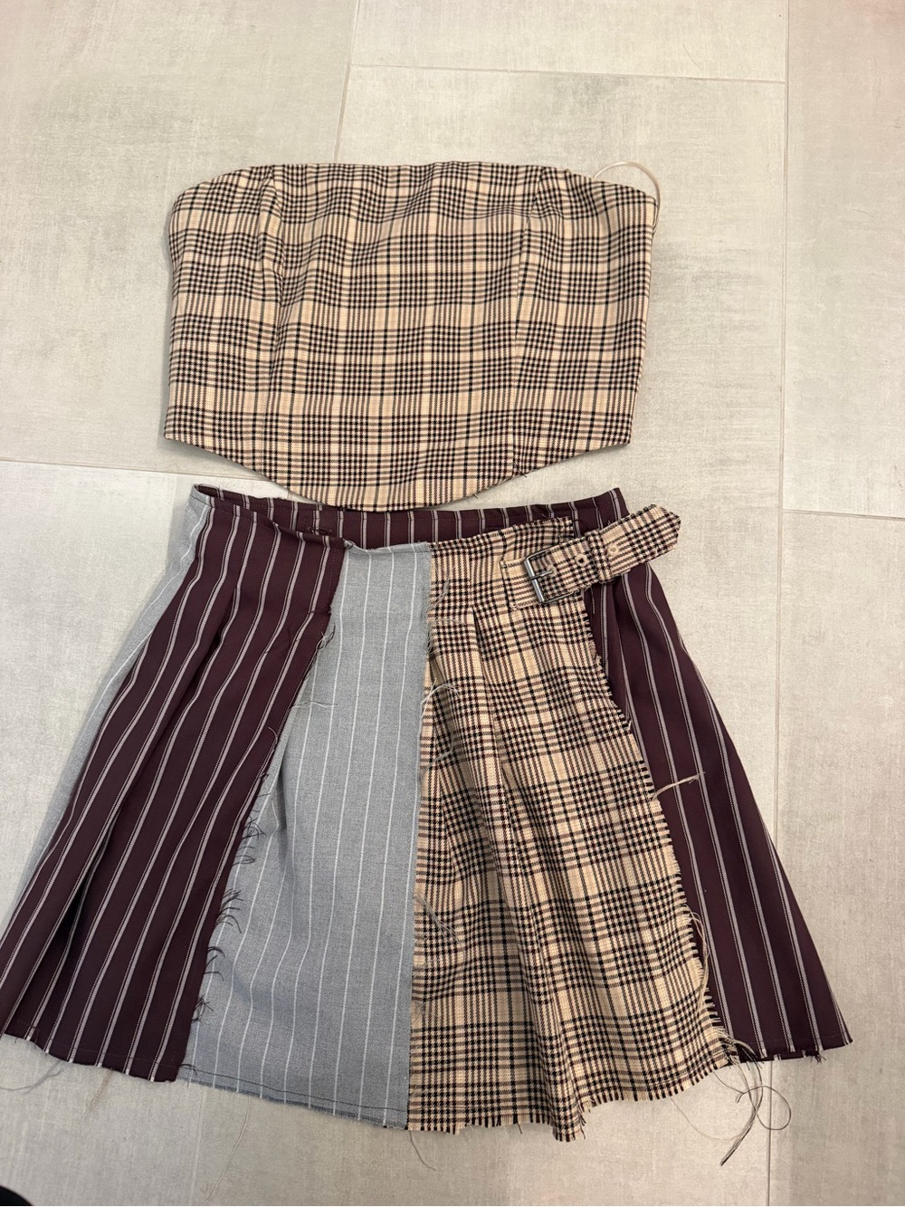 Gianni Binni Set Top and Skirt - Picture 3 of 6